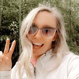 Meet your Posher, Abby